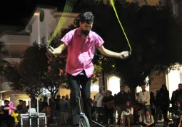 Venerdì sera in piazza della Rossa Unicycle Dream Man 